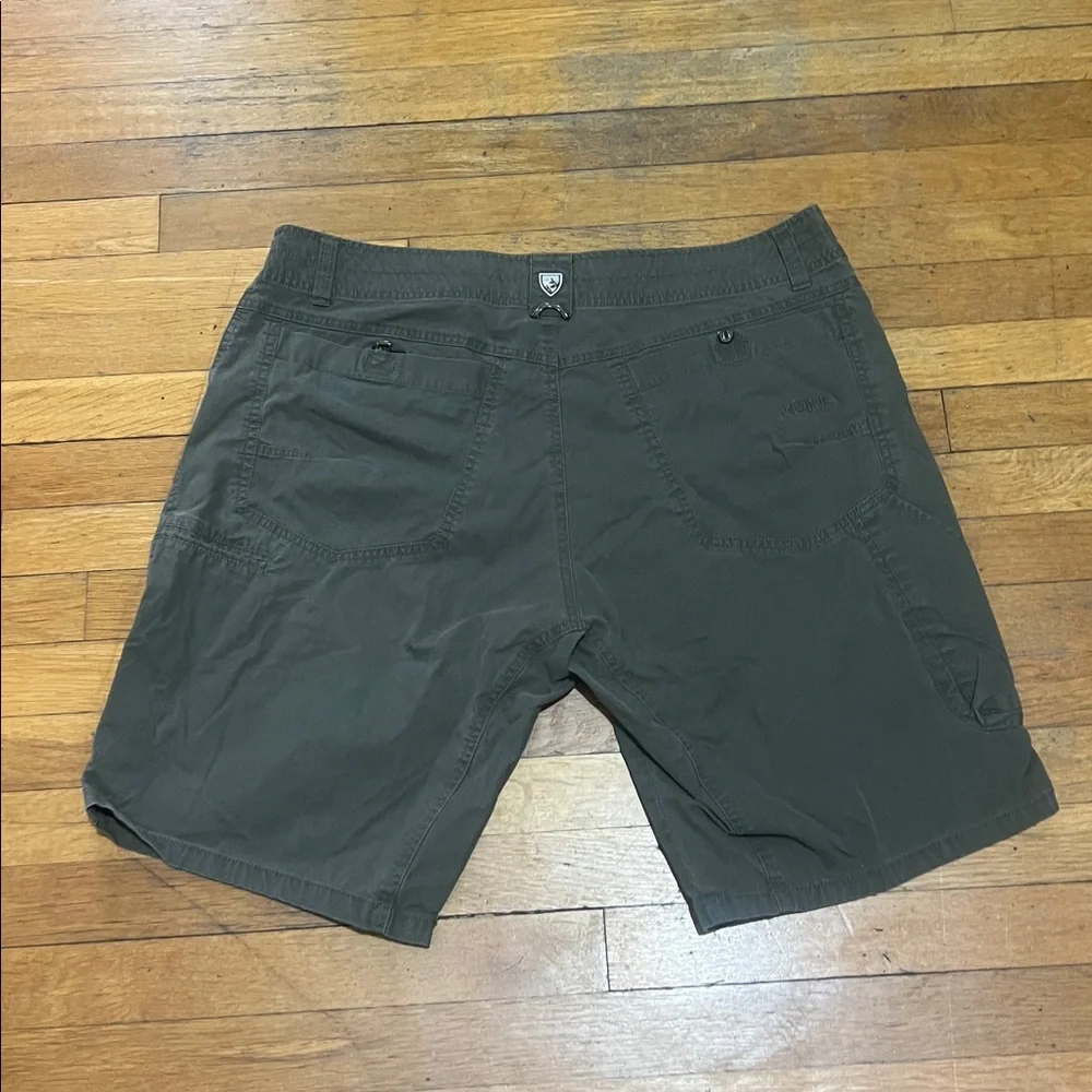 Kuhl Ramblr Vintage Patina Dye Shorts in Olive Drab Brown, Men’s size 38
